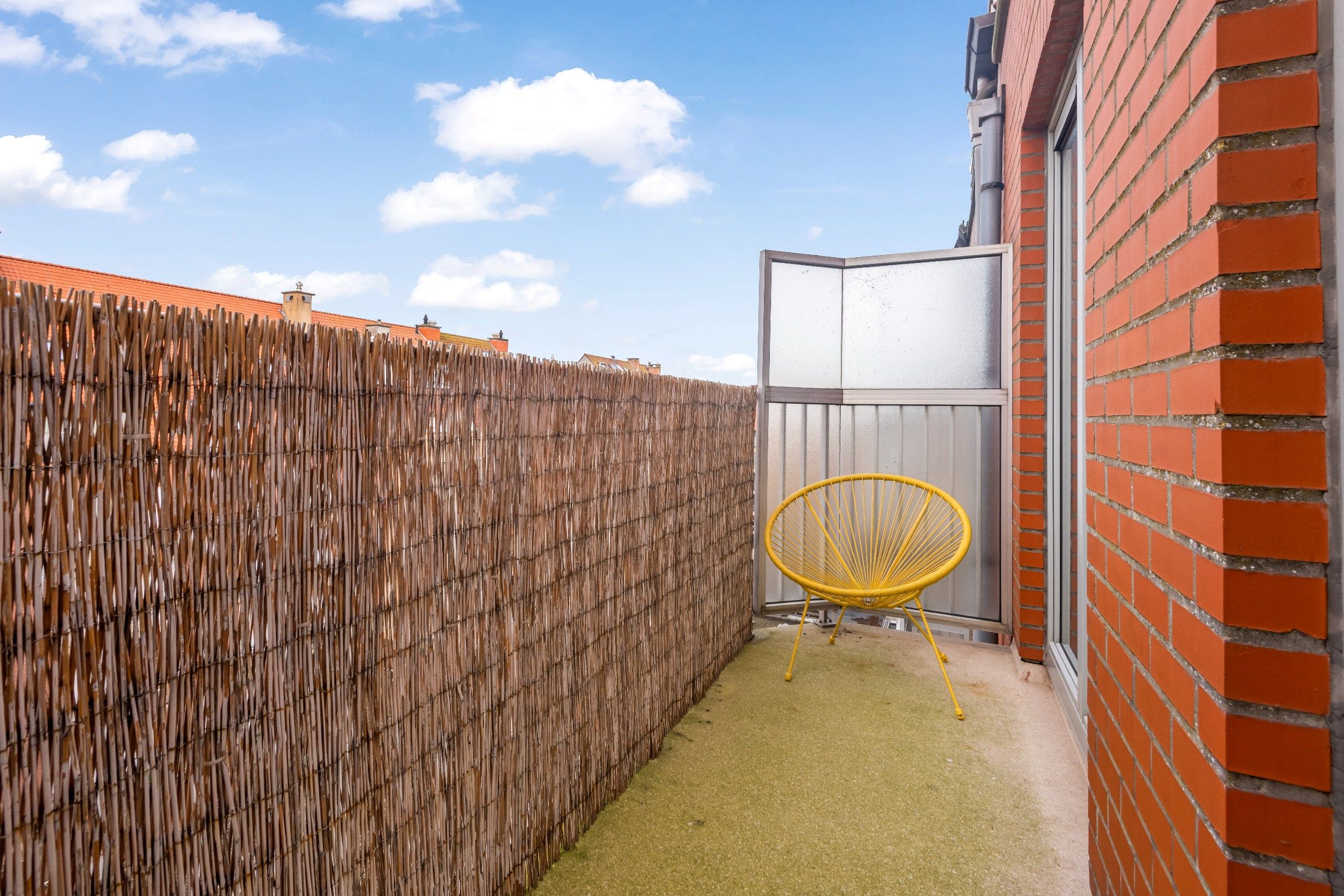 Recent en modern appartement met 2 slpk. gelegen op de belangrijkste winkelstraat van Knokke op wandelafstand van de zeedijk.  foto 14