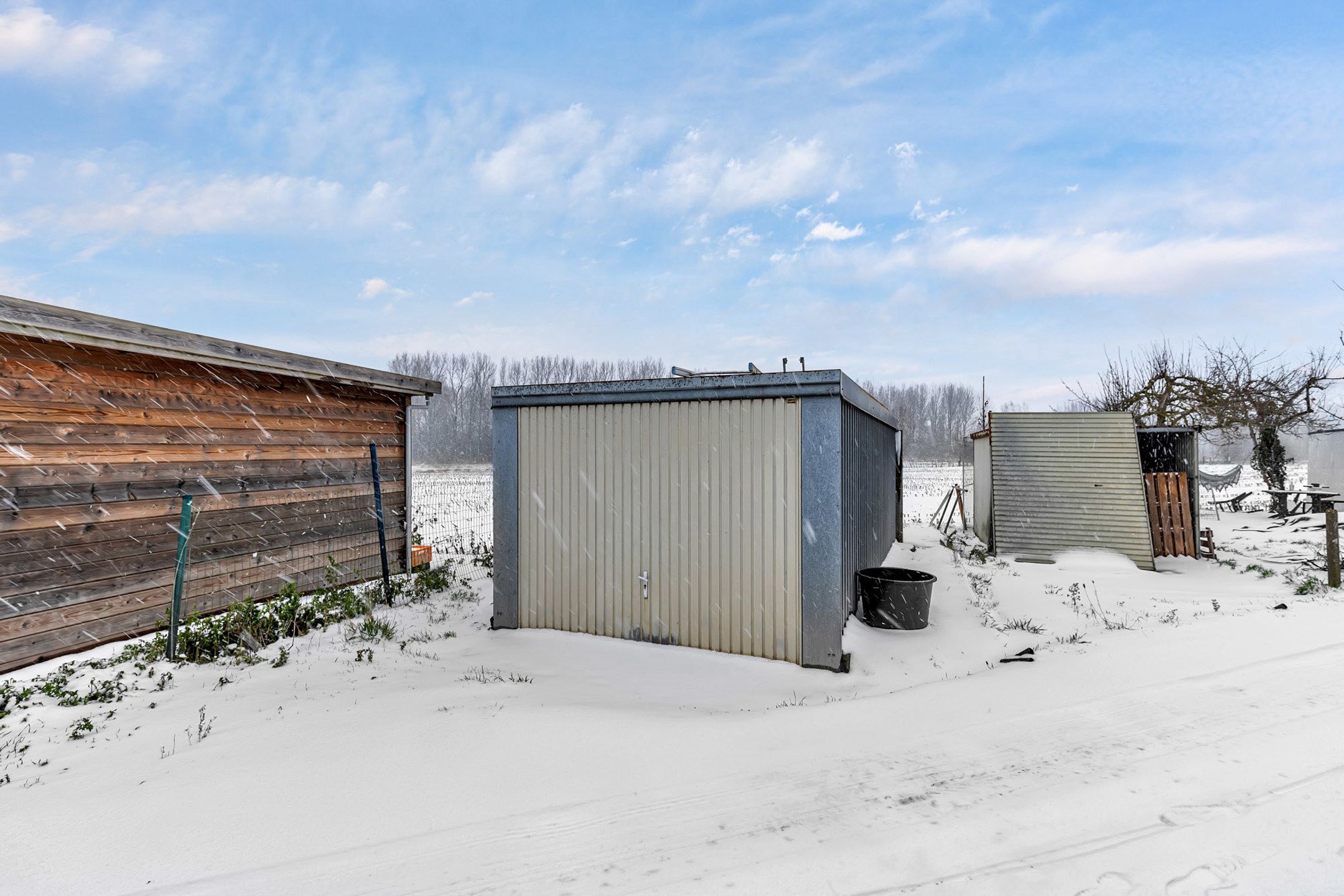 Instapklare gezinswoning met achteruitweg en garage te Deinze. foto 18
