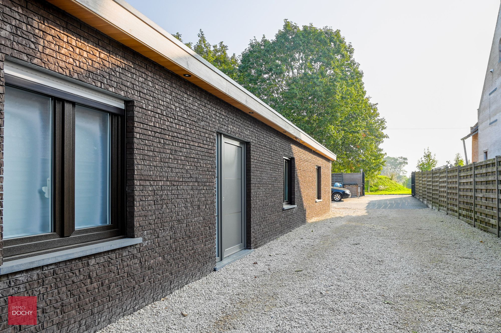 Recent vernieuwde gelijkvloerse villa | de Maurissenstraat foto 2