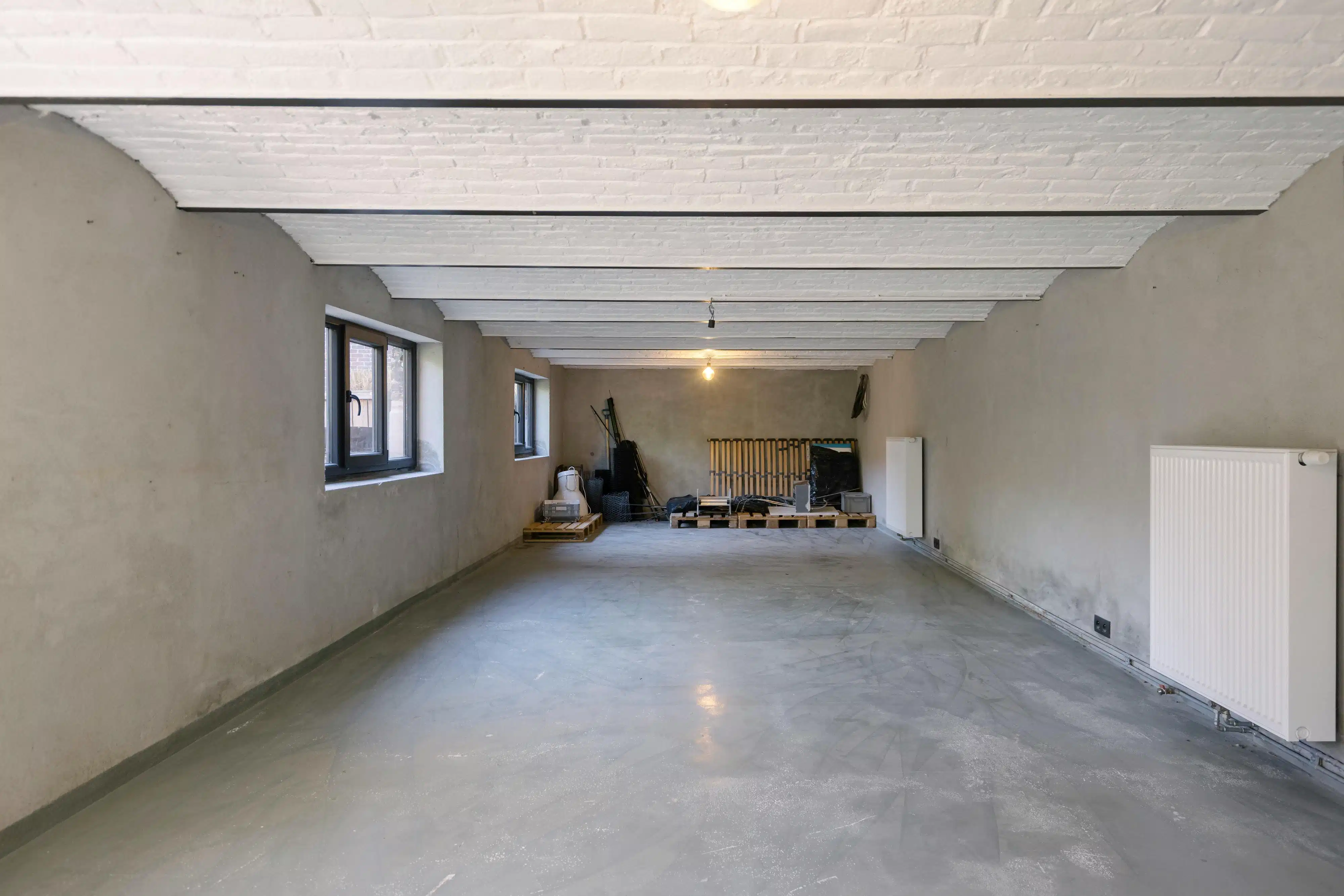 Gerenoveerde woning met authentieke elementen en magazijn foto 27
