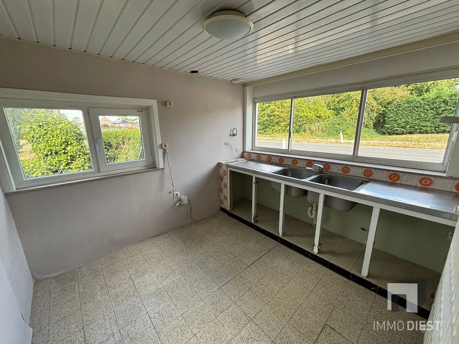 Ruime betaalbare woning met veranda en bijgebouw foto 22