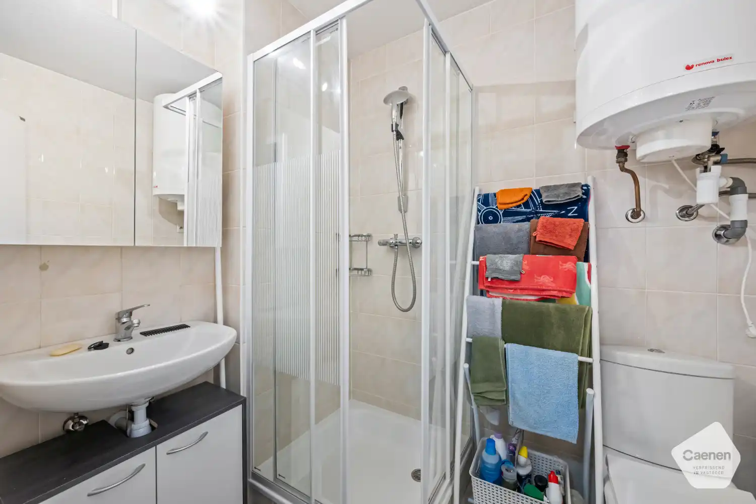 Instapklare studio met prachtig frontaal zeezicht foto 9