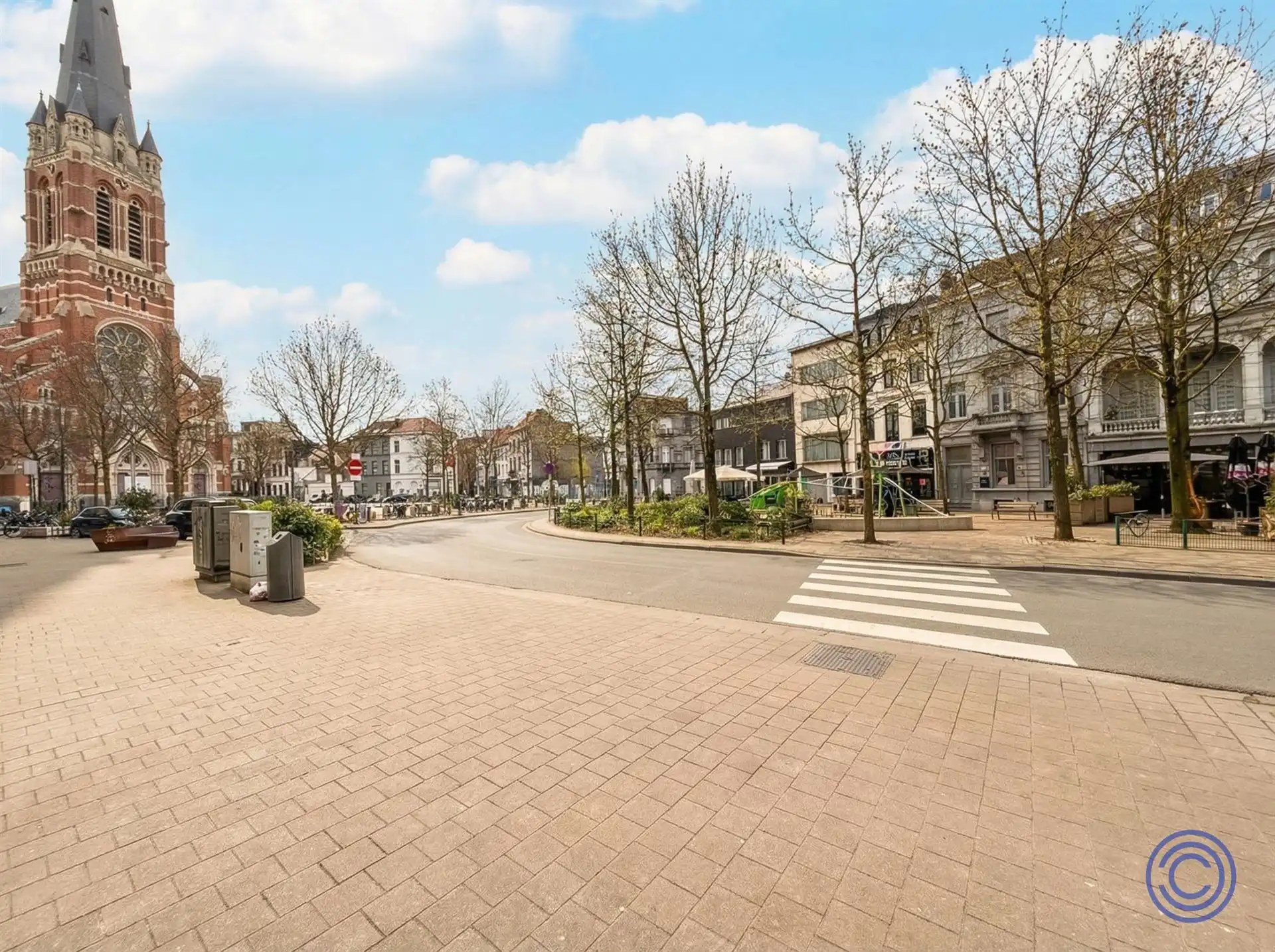 Instapklaar appartement in gewilde autoluwe straat! foto 11