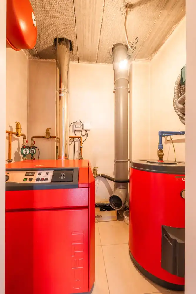 Ruime woning met praktijkruimte te Ruiselede. foto 32