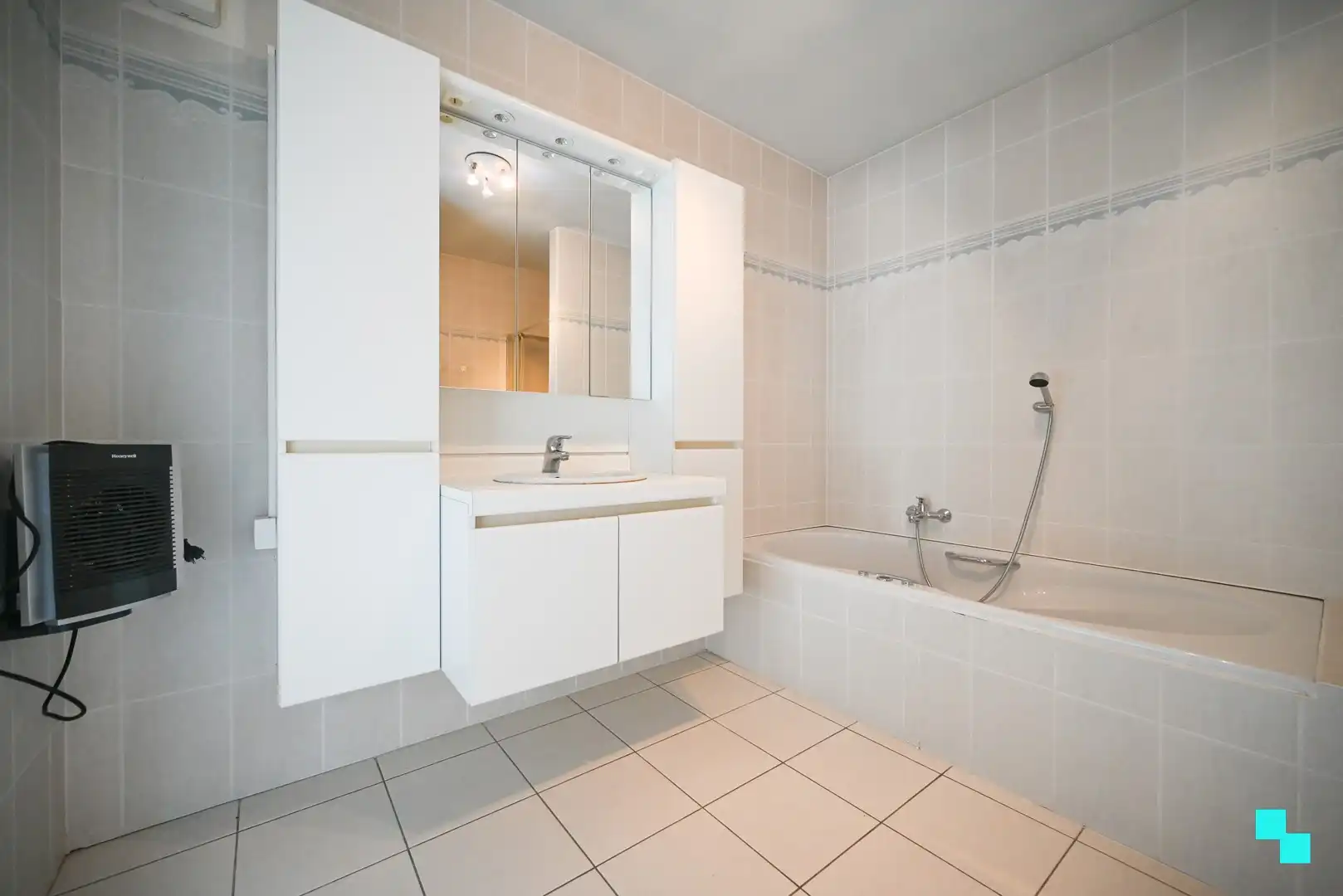 Unieke penthouse met drie terrassen in hartje Izegem foto 19
