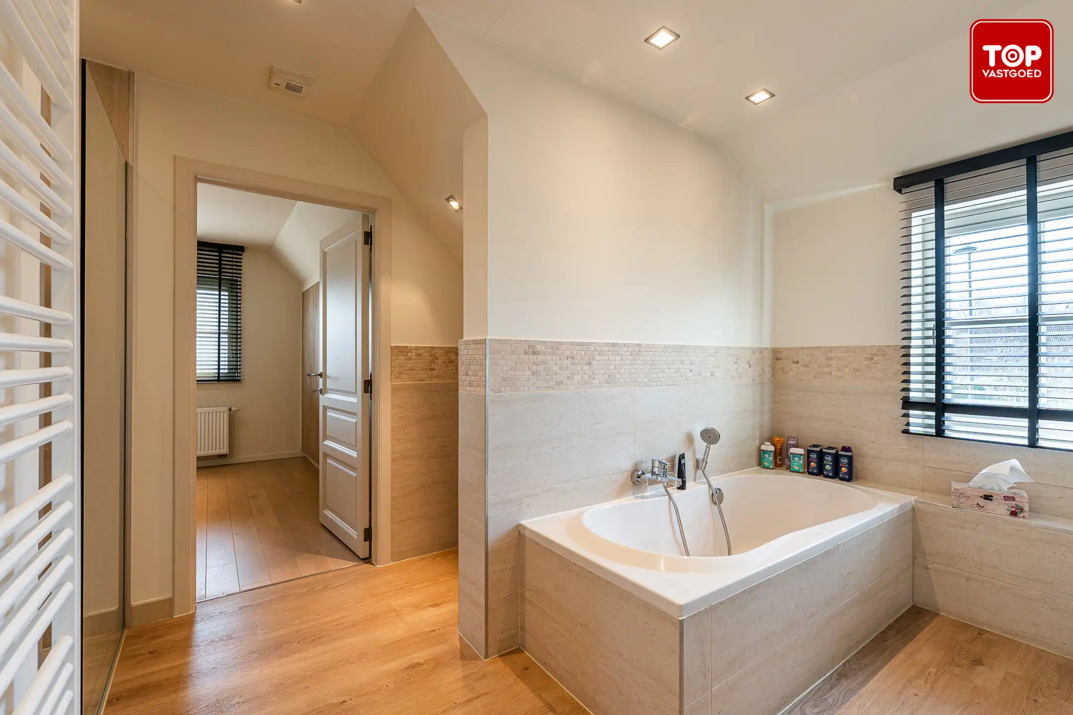 Prachtige energiezuinige villa met 3 slaapkamers, tuin en 2 garages in Wondelgem foto 22