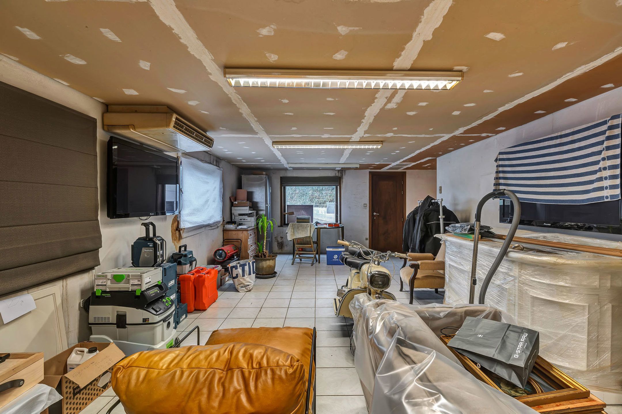 Loods (600m²)  met woonmogelijkheid op rustige locatie foto 15