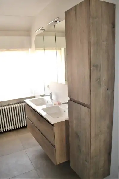 Vernieuwde woning met 4 slaapkamers foto 16
