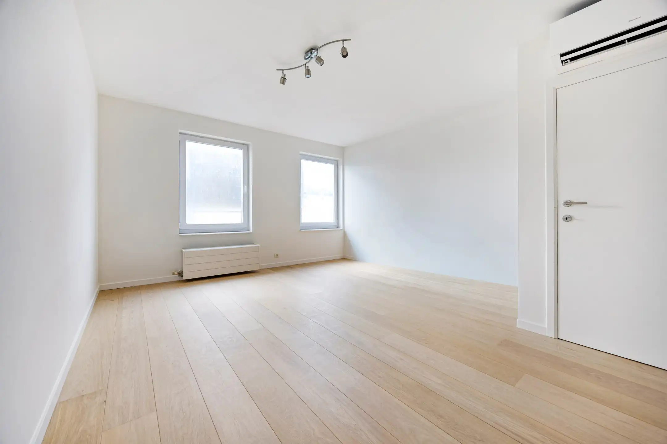 Ruime villa met prachtig groen verzicht foto 26