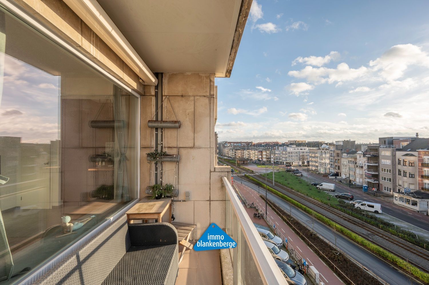 Modern gerenoveerd appartement met twee slaapkamers op een toplocatie foto 21