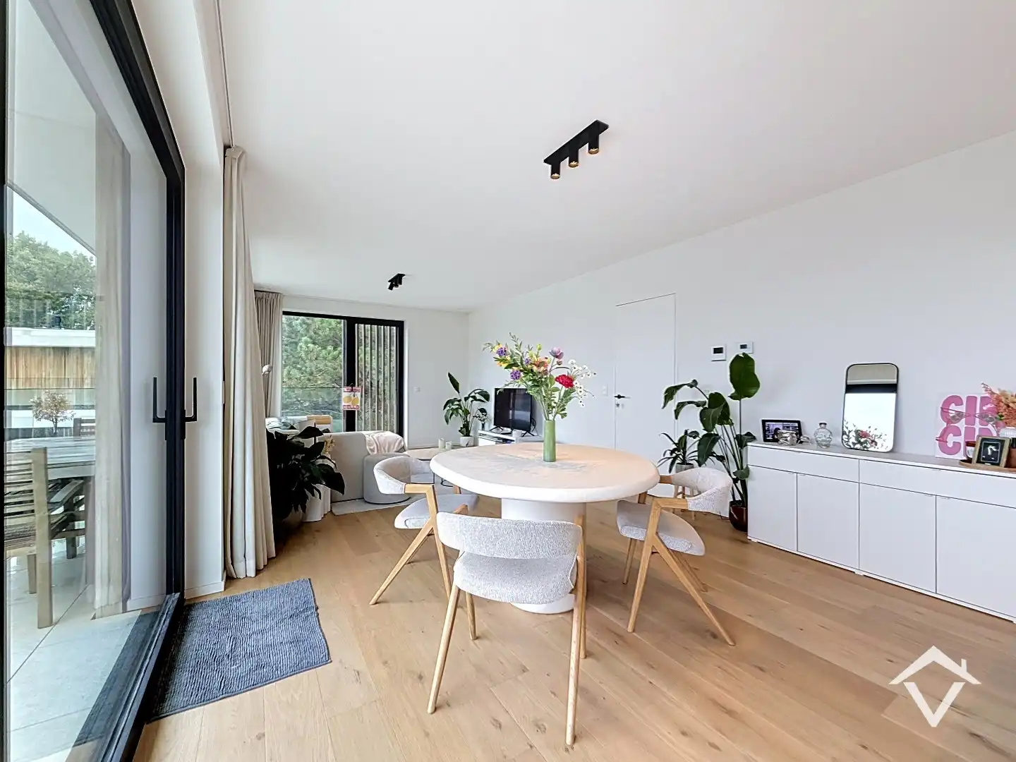 Prachtige penthouse met twee slaapkamers, autostaanplaats en zonnig terras te Rumbeke foto 10
