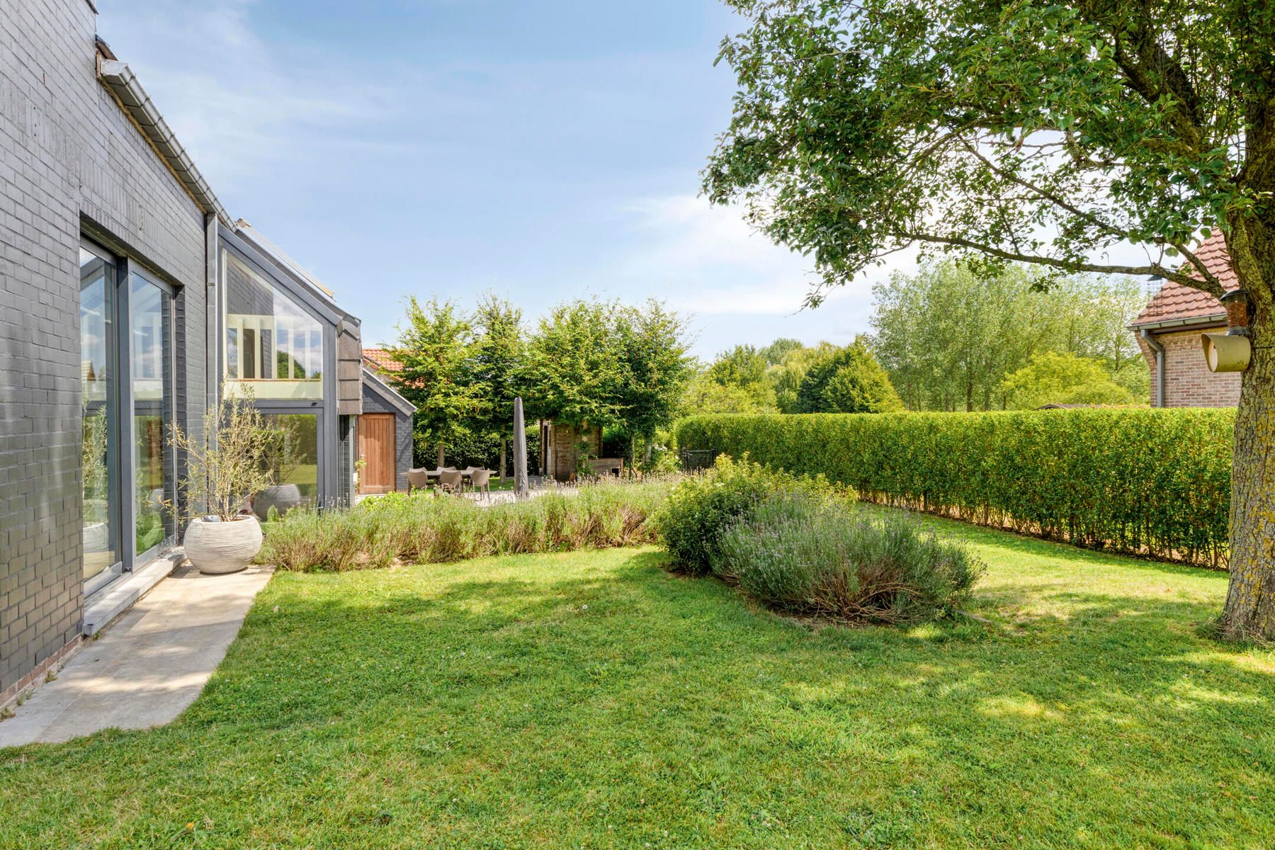 Stijlvolle villa op toplocatie in het groen foto 33