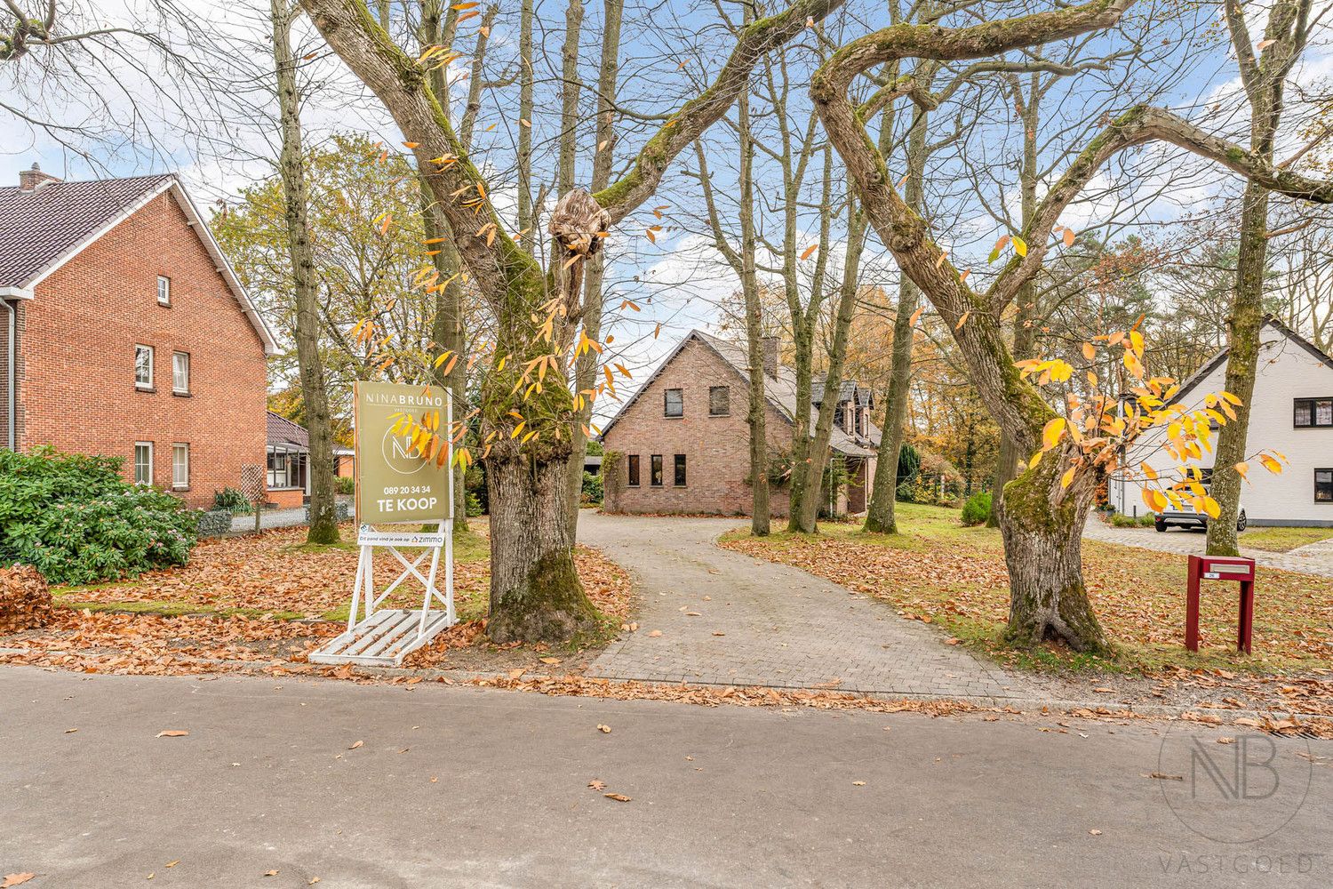 Ruime woning op zuidgericht perceel (17a54ca) in residentiële buurt te Bret (Genk)! foto 3