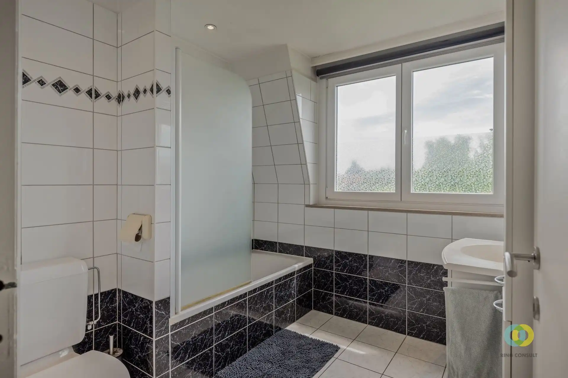 Instapklare bel-etage met 3 slaapkamers, tuin, garage en EPC C te Koningslo foto 12