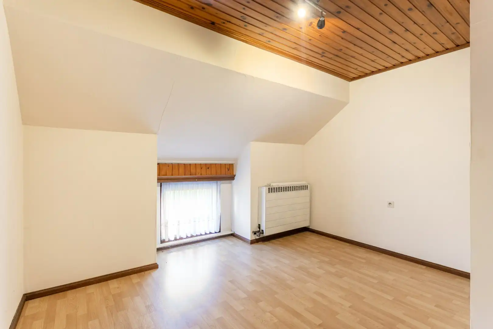 Te renoveren fermette met 3 slpk, bijgebouw en garage en mogelijkheid tot uitbreiding (bouwgrond) foto 20