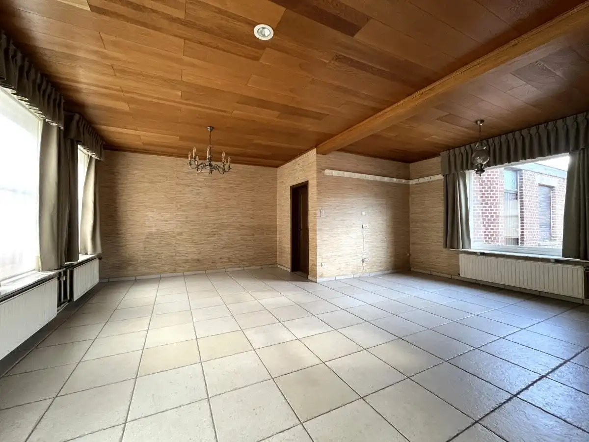 Ledegem – Te renoveren woning op ruim perceel met uitweg achteraan foto 4