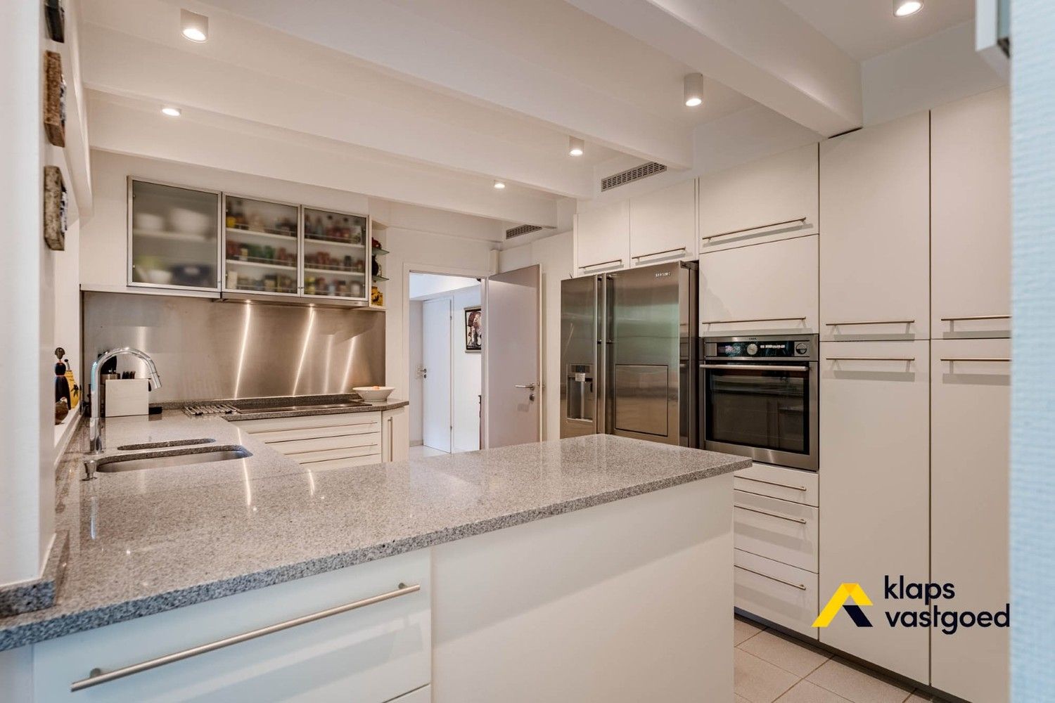 WONING MET PRAKTIJKRUIMTE EN PARKTUIN OP 21 ARE foto 15