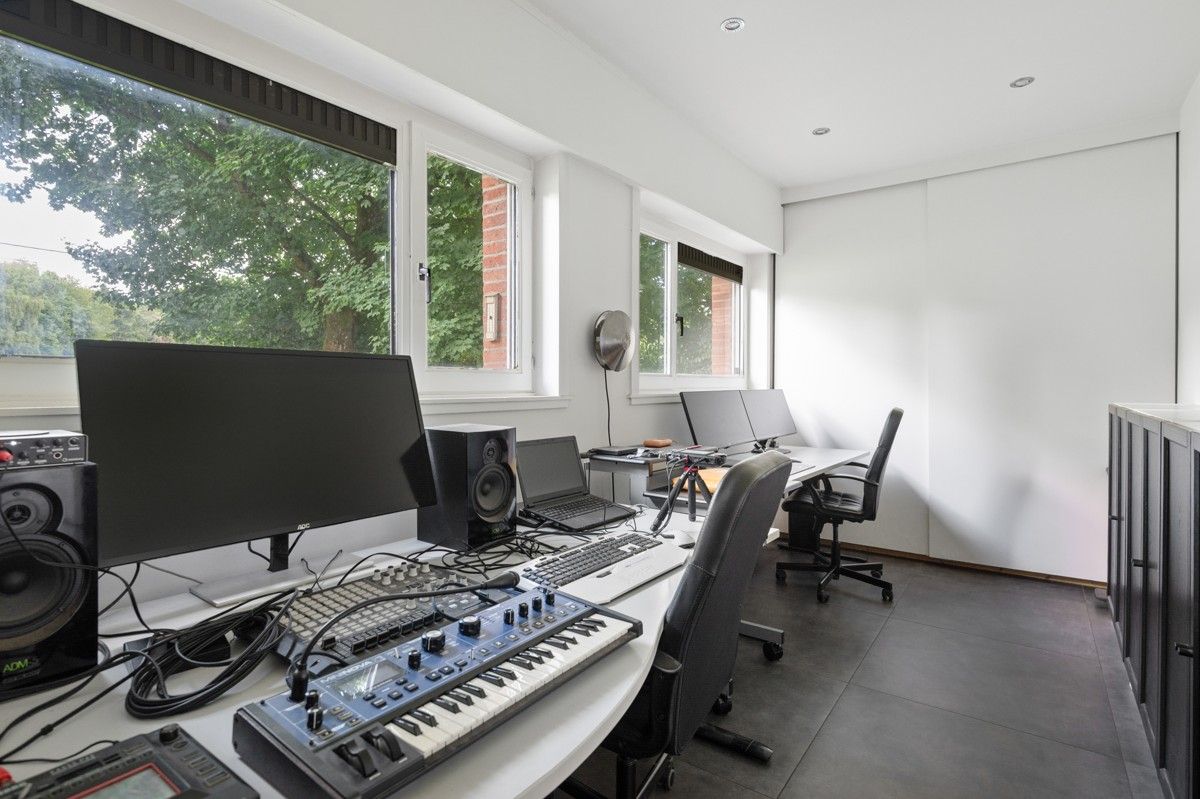 Unieke landelijke woning midden in het groen - pure rust en charme! foto 9
