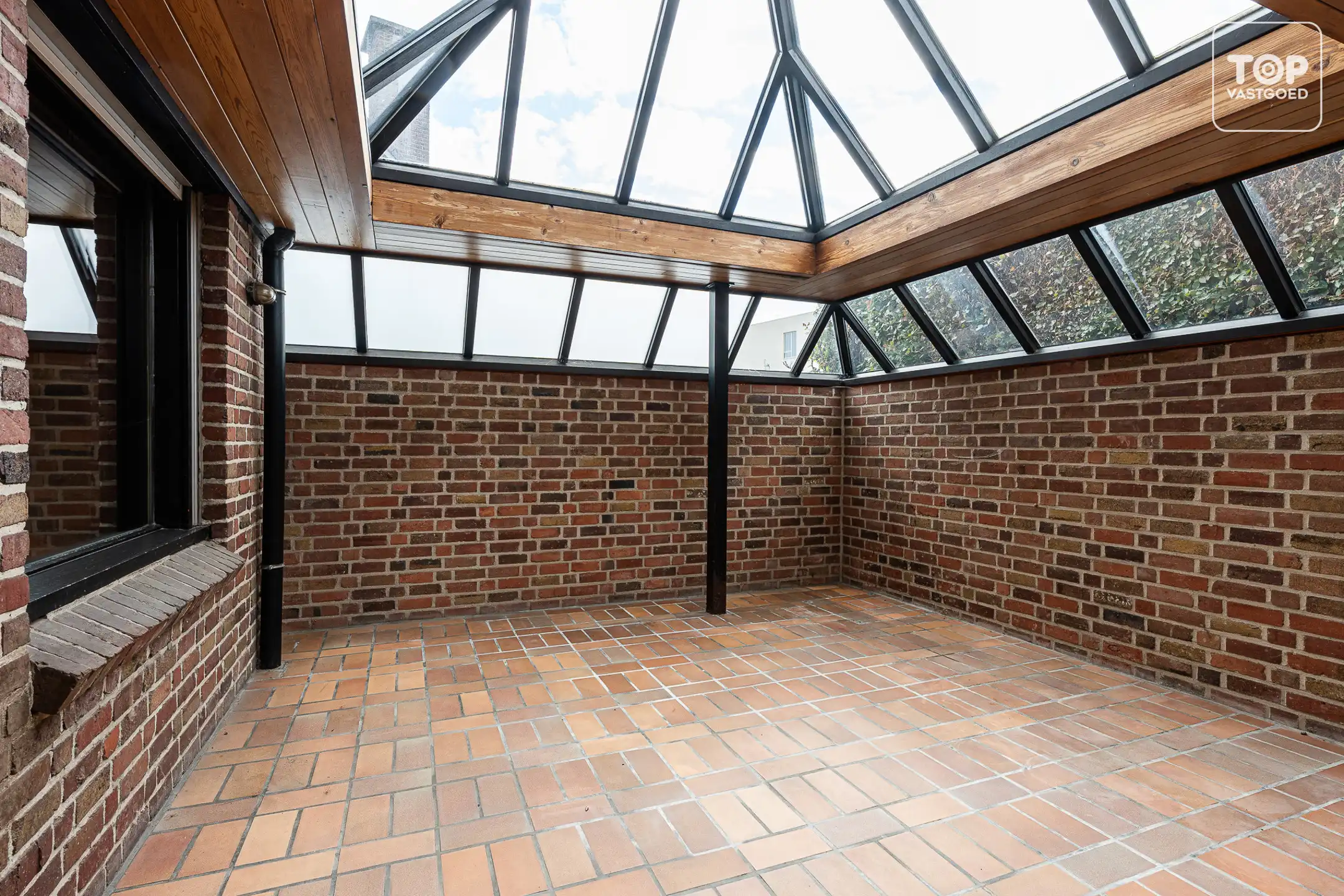 Architecturale woning met 4 slaapkamers en dubbele garage foto 10