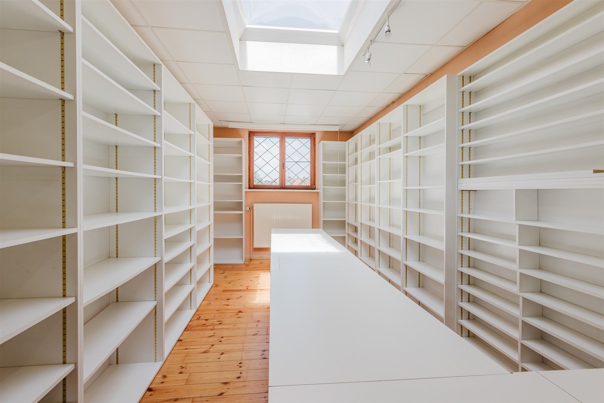 Ruime woning met 5(!) slaapkamers, dakterras en tuin foto 18