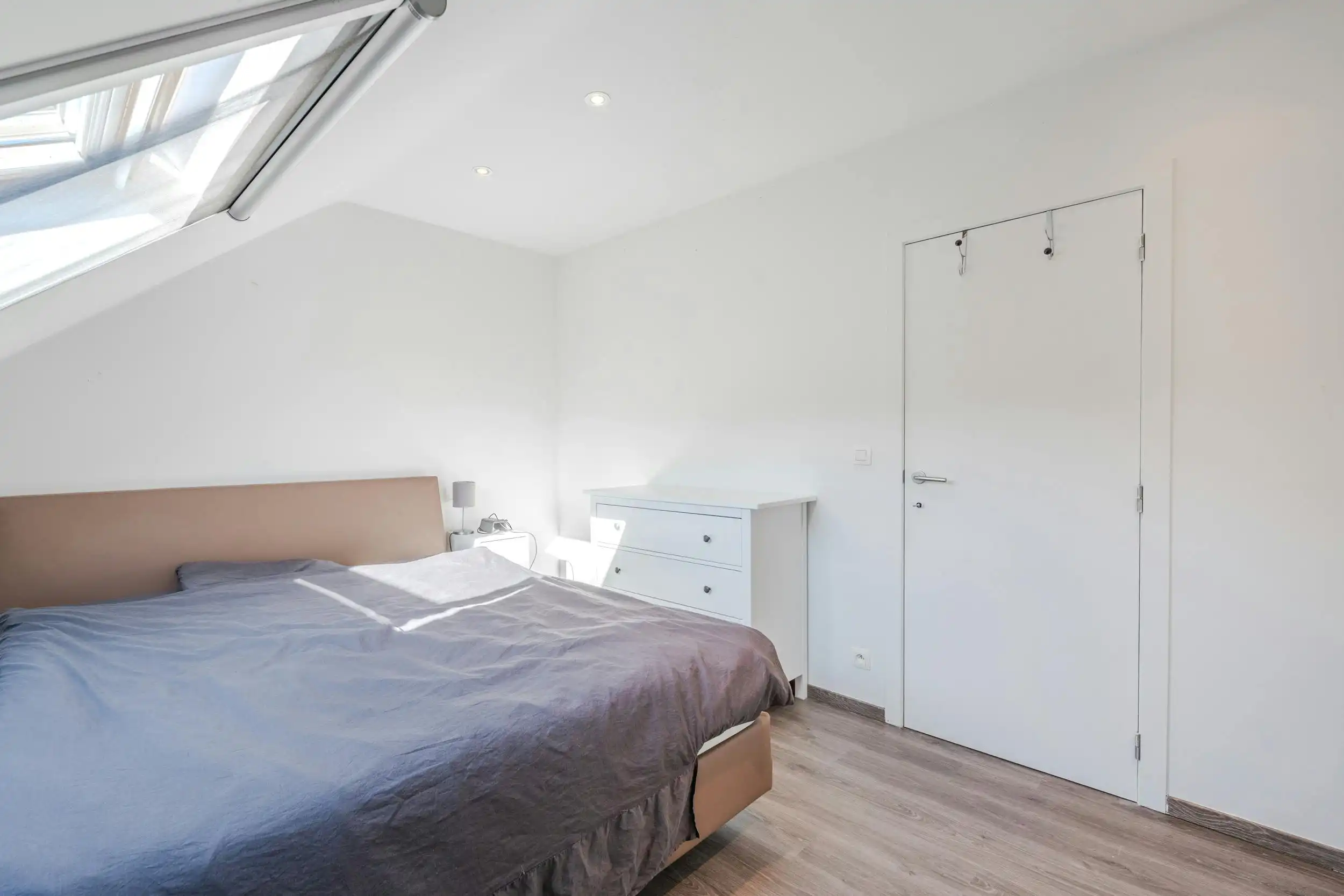 Duplex appartement met 2 slaapkamers met terras te Gistel foto 13