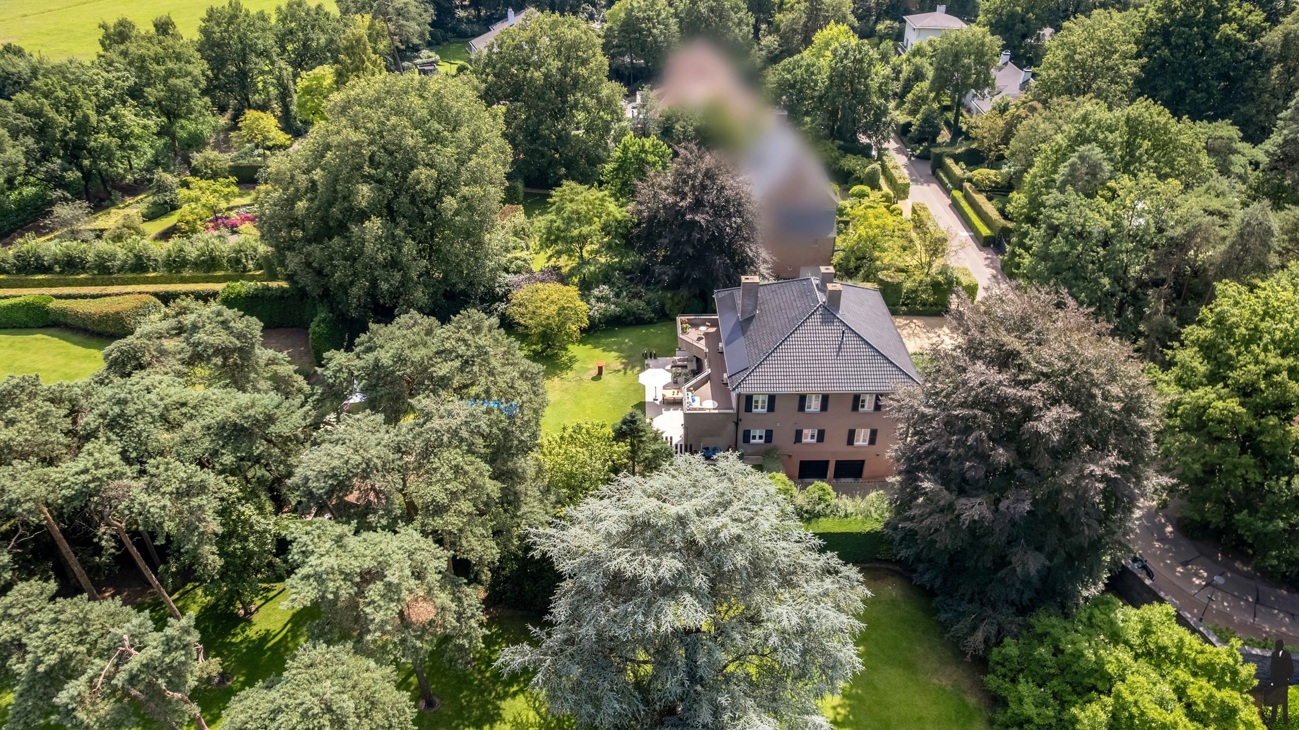 In de residentiële villawijk, De Meersebergen nabij Breda klassieke herenhuis op ca. 2135 m² met uitzicht op "Markdal". foto 63