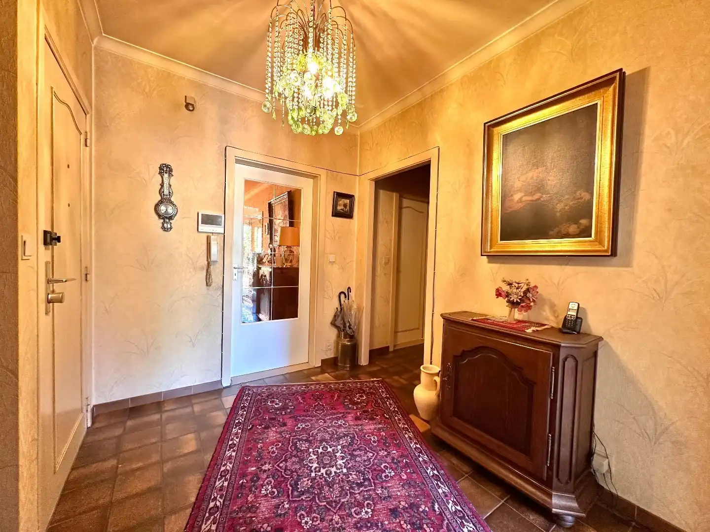 Ruim appartement met 2 slaapkamers en 2 terrassen in het centrum van Tongeren. foto 2