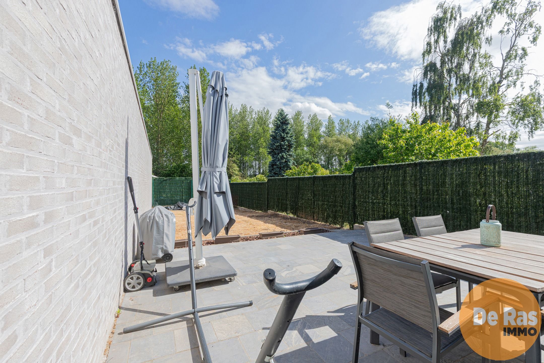 HERZELE - Gelijkvloers appartement inclusief garage met tuin foto 16