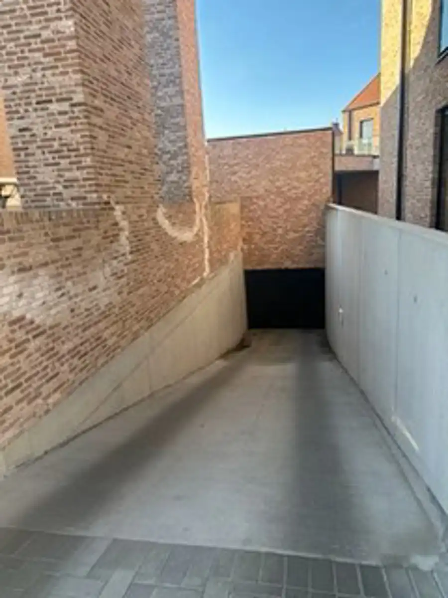 Ondergrondse staanplaatsen in het hart van Zoutleeuw! foto 2