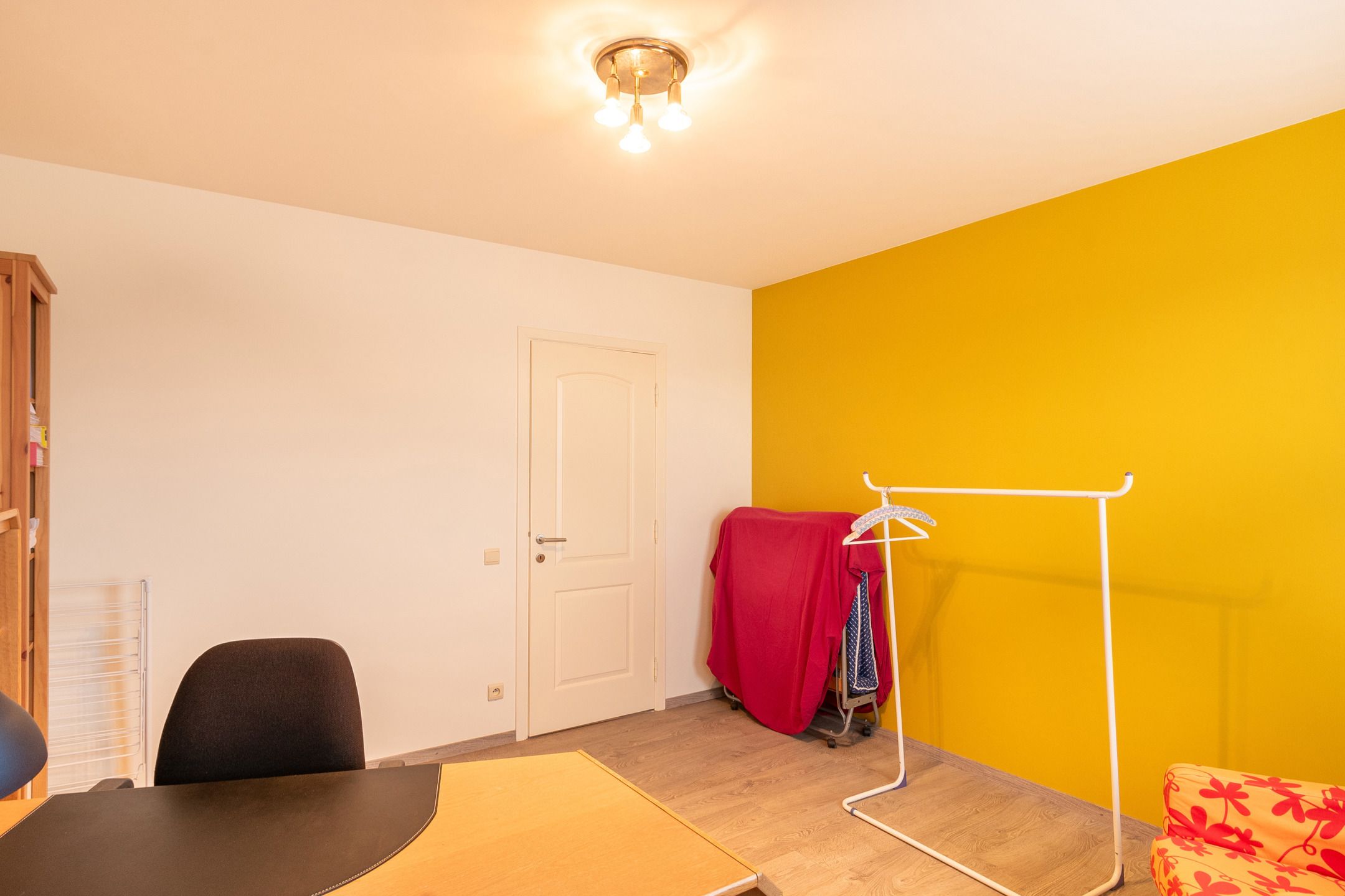 Ruim instapklaar appartement met garage foto 11