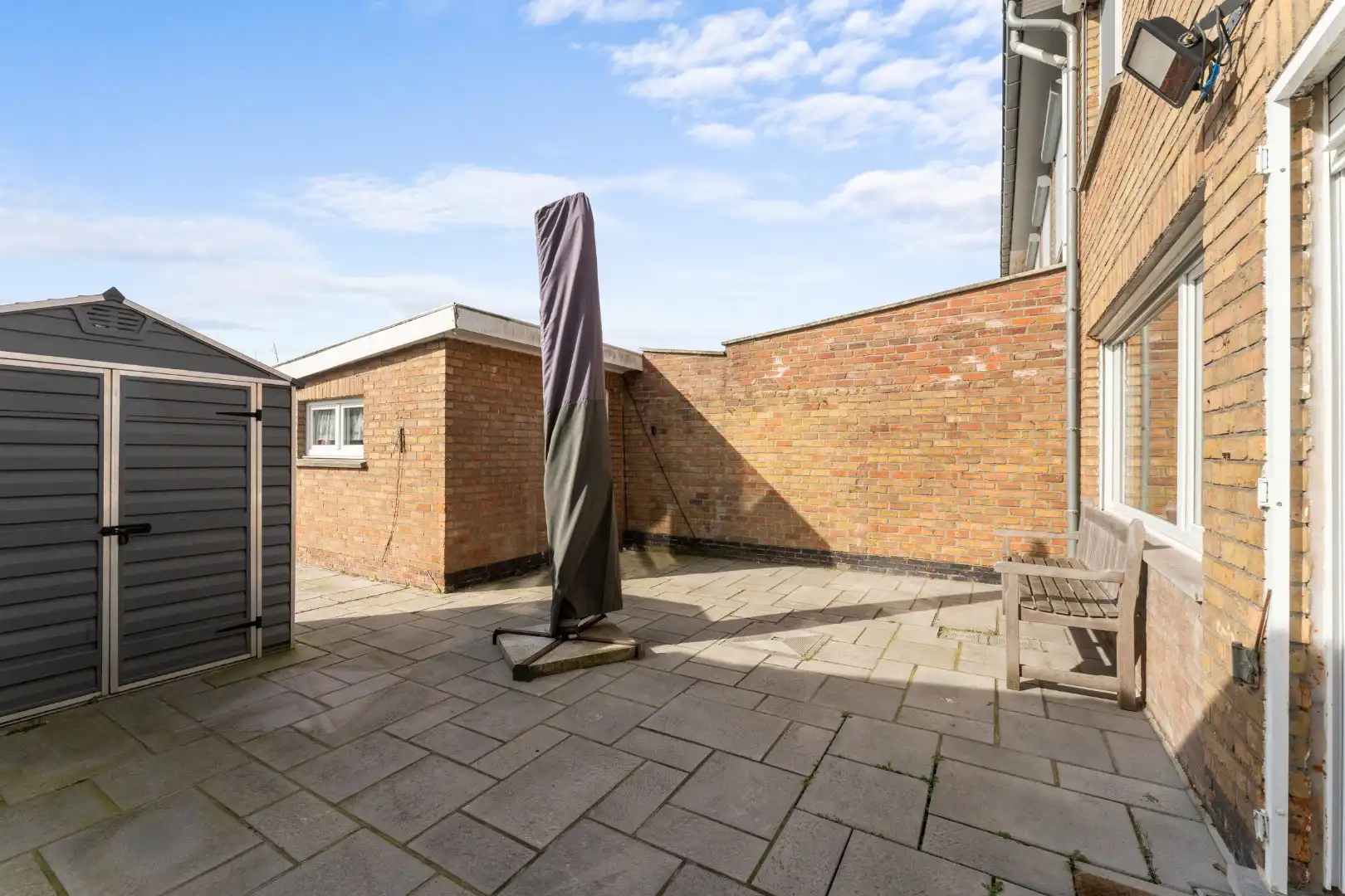 Gezinswoning met zonnige tuin in Beernem foto 17