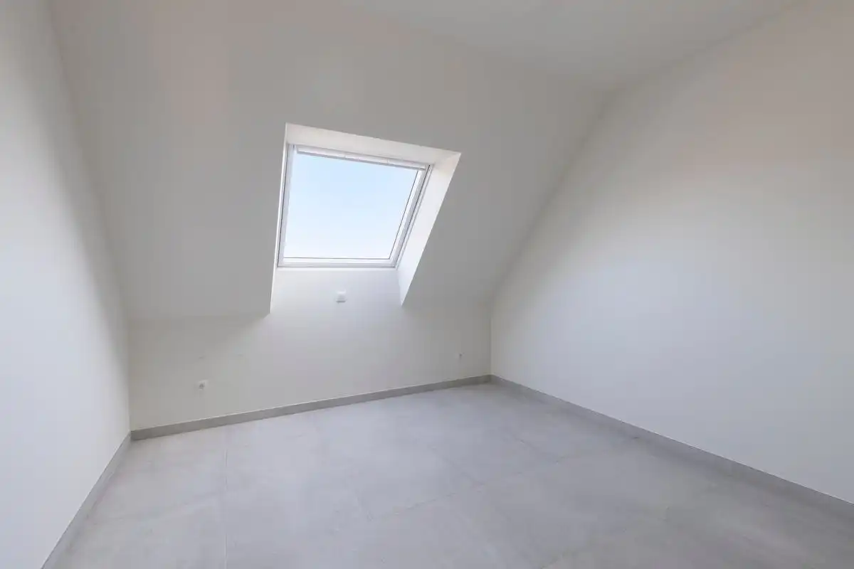 Ruim en lichtrijk appartement in hartje Proven foto 25