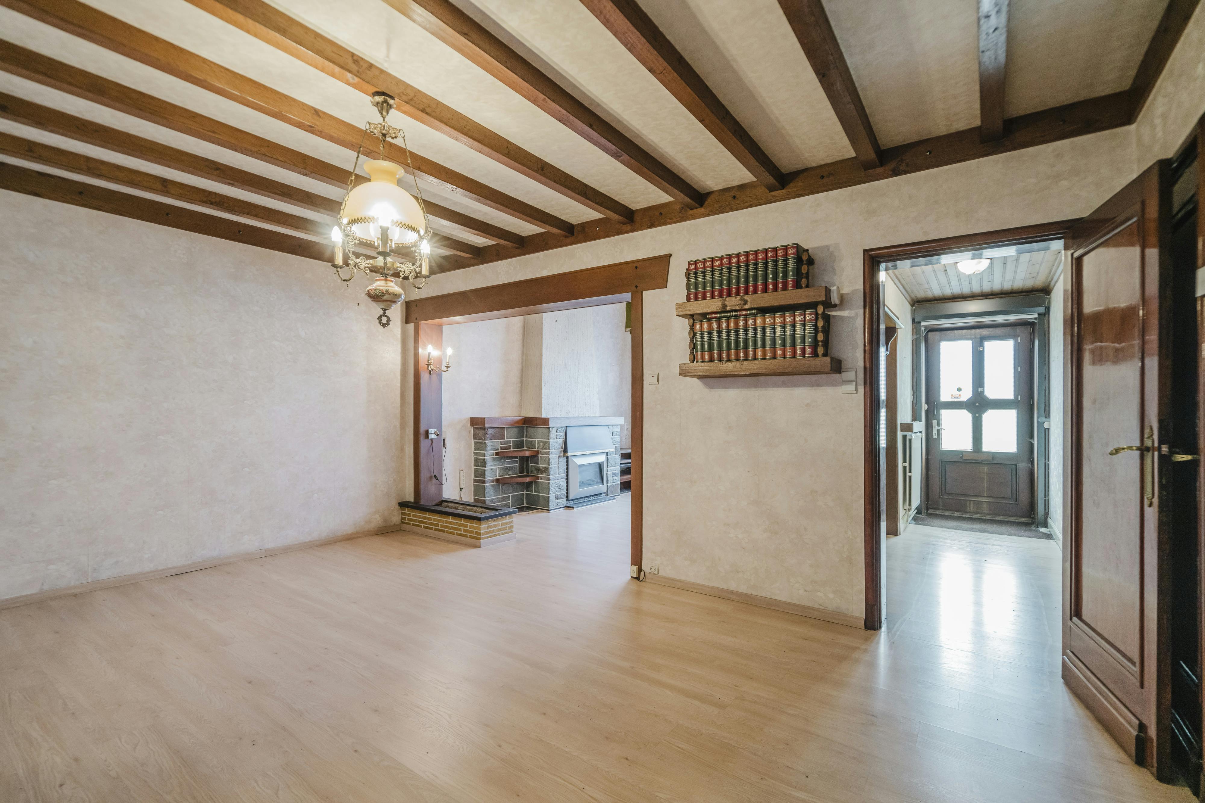 Te renoveren gezinswoning te koop Aalbeke/Kortrijk foto 2