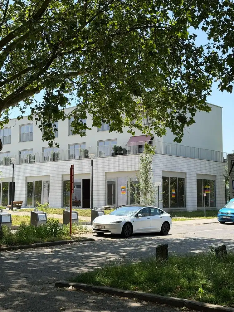 Nieuwbouw HOEKPAND te huur op toplocatie in project FLORA te Aalst foto {{pictureIndex}}