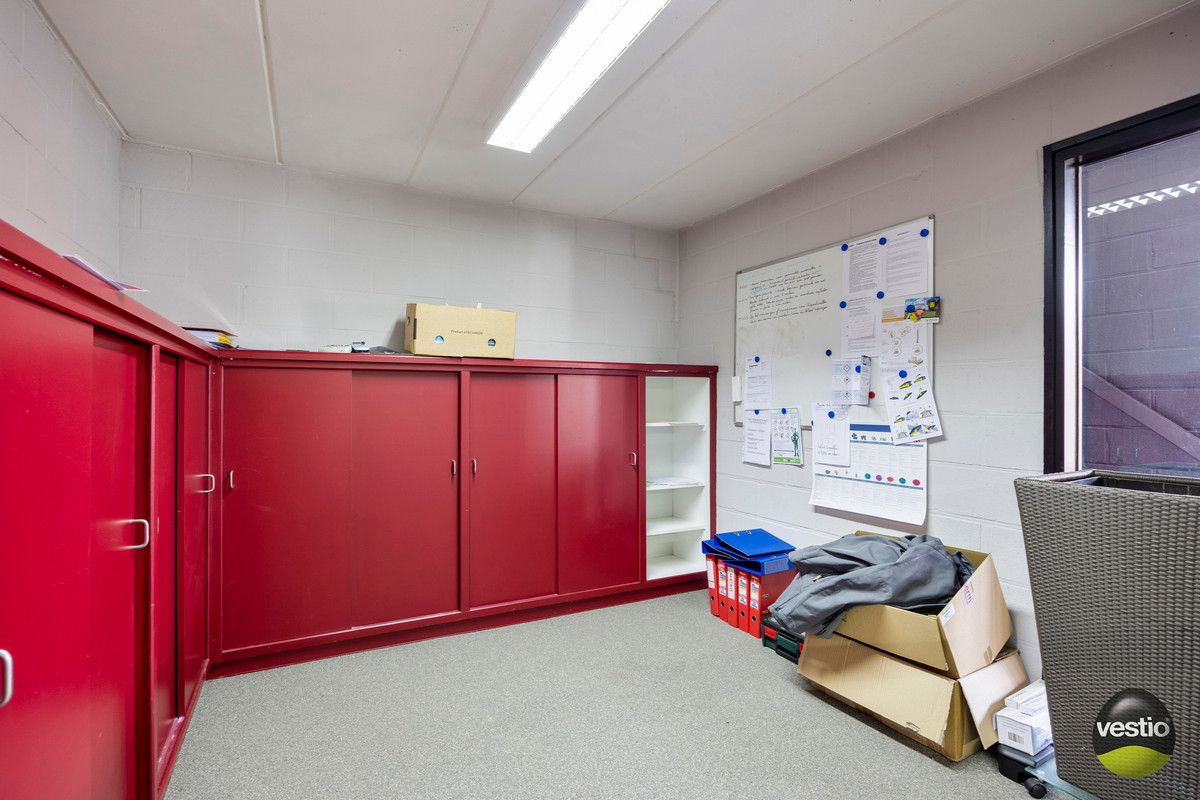 MULTIFUNCTIONEEL HANDELSPAND MET CONCIERGESTUDIO OP 19A82CA TE BEVERST. foto 19