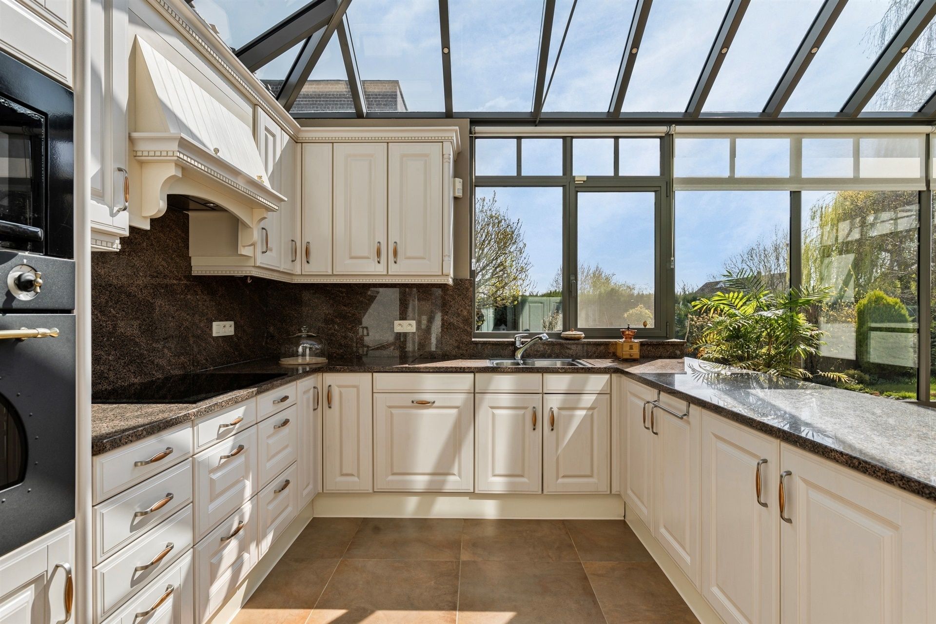 Ruime woning met veel mogelijkheden foto 4