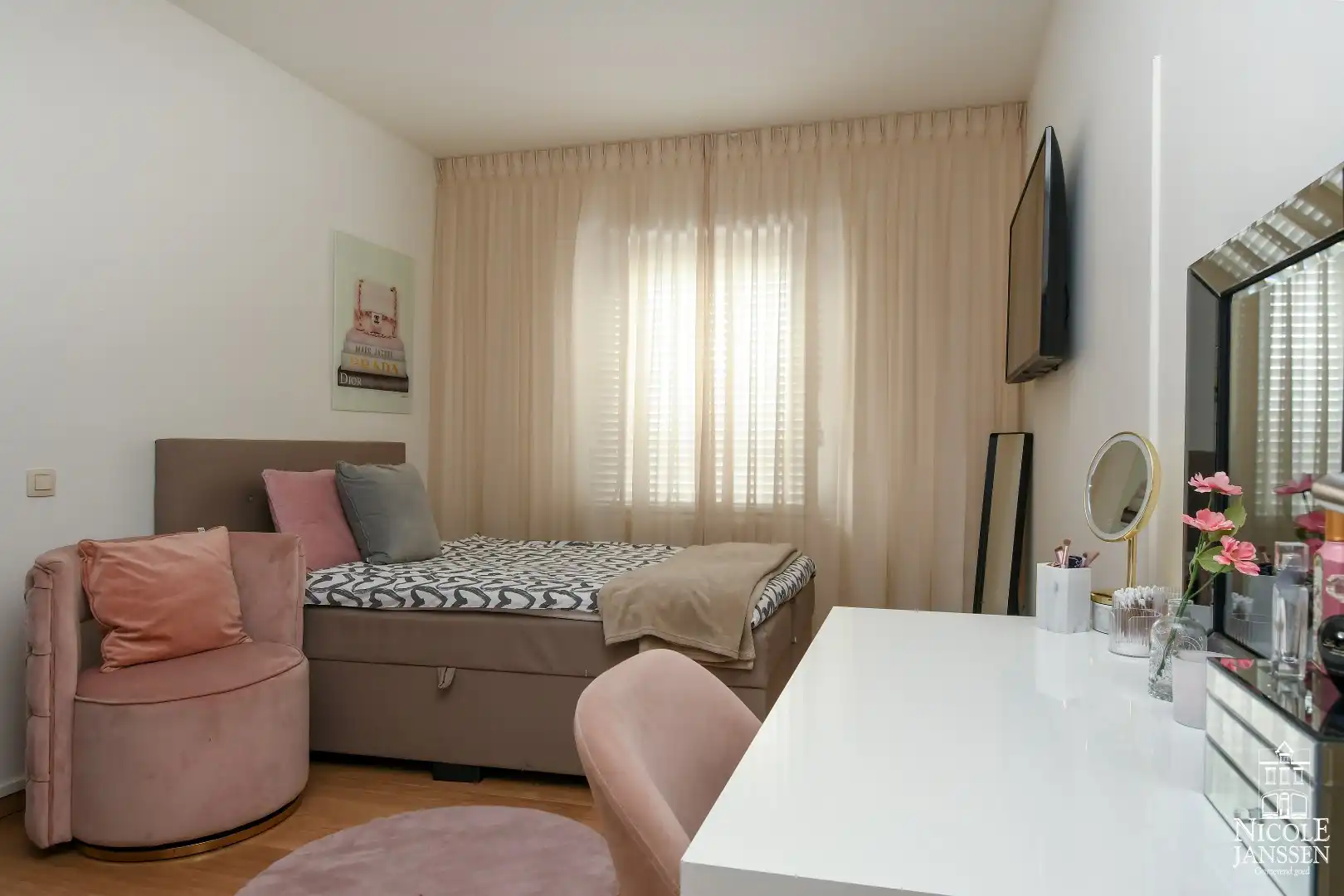 Ruime instapklare gezinswoning met tuin en grote kelder foto 14