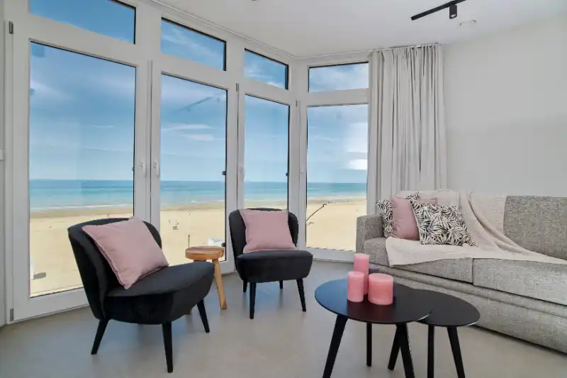 PRACHTIG RECENT NIEUWBOUWAPPARTEMENT  OP DE ZEEDIJK foto 2