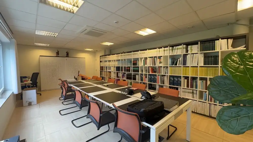 Gelijkvloers kantoor te huur op zichtlocatie langs N9 in Melle foto 8