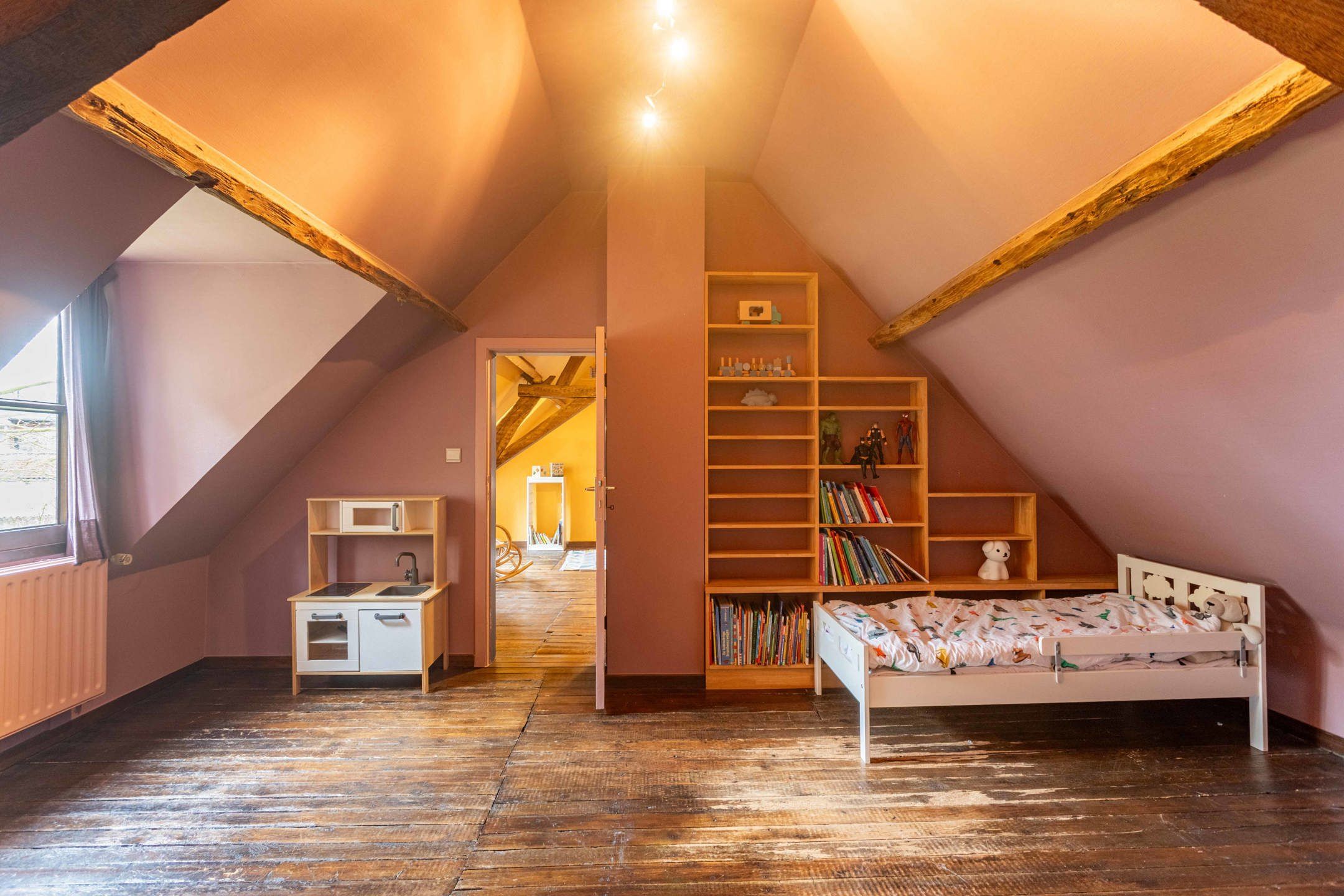 Charmante deels te renoveren alleenstaande woning  foto 31