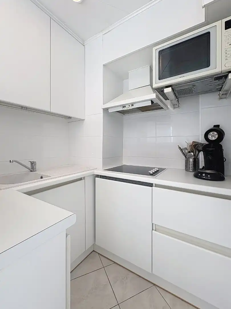 Charmante en zonnige studio te koop op toplocatie in Koksijde foto 10