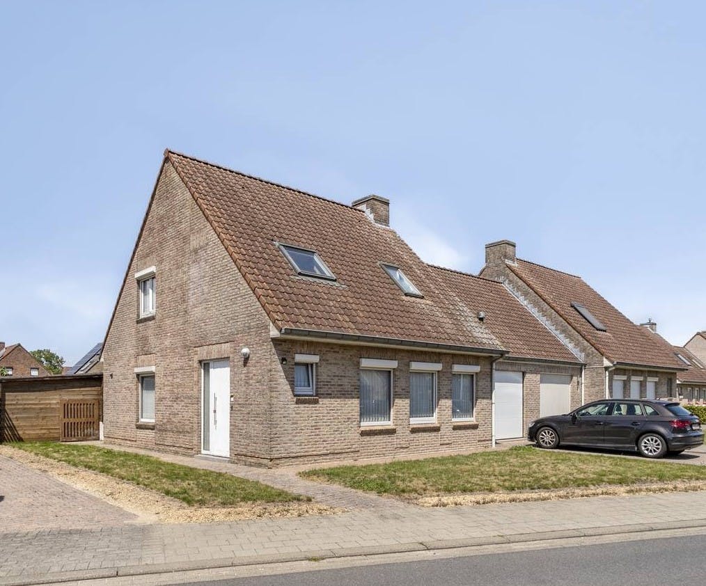 Halfopen huis met 3 kamers te koop in Deerlijk foto 6