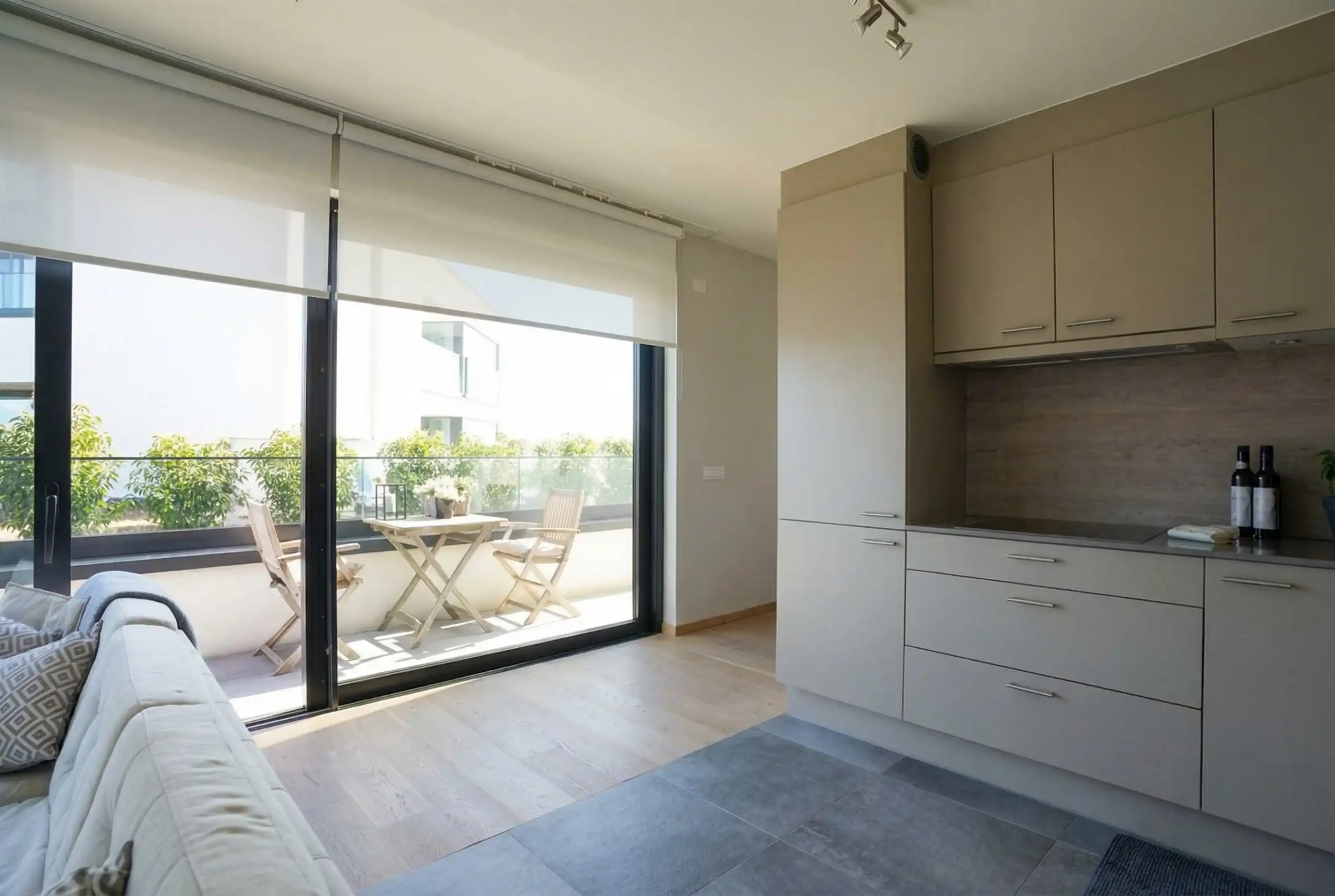 Onweerstaanbare serviceflat met grote staanplaats en terras! foto 13