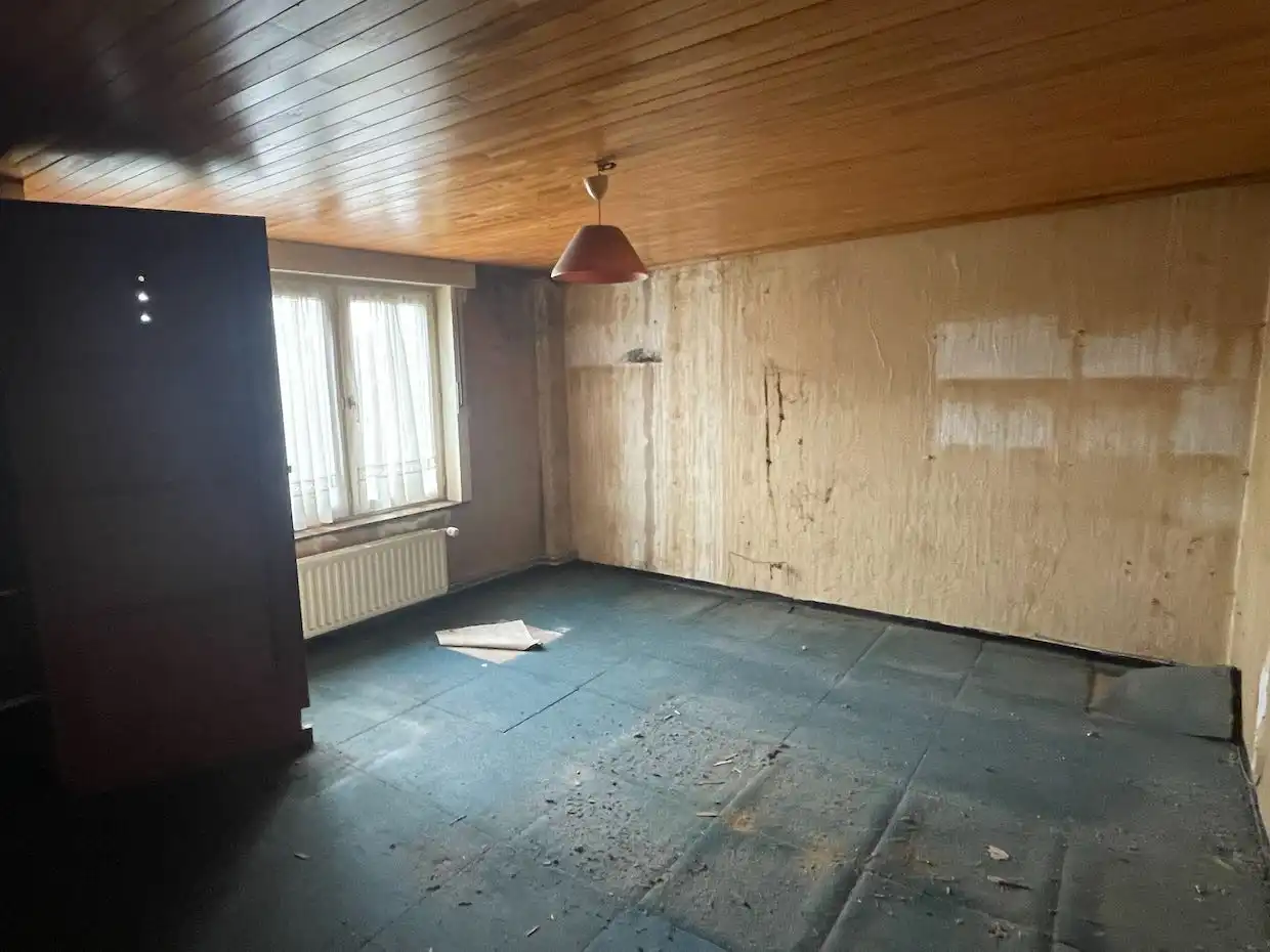 Te renoveren woning met grote werkplaats foto 11