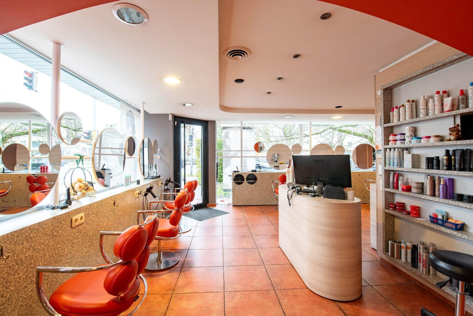 Uitzonderlijk hoekpand te Wilrijk foto 5