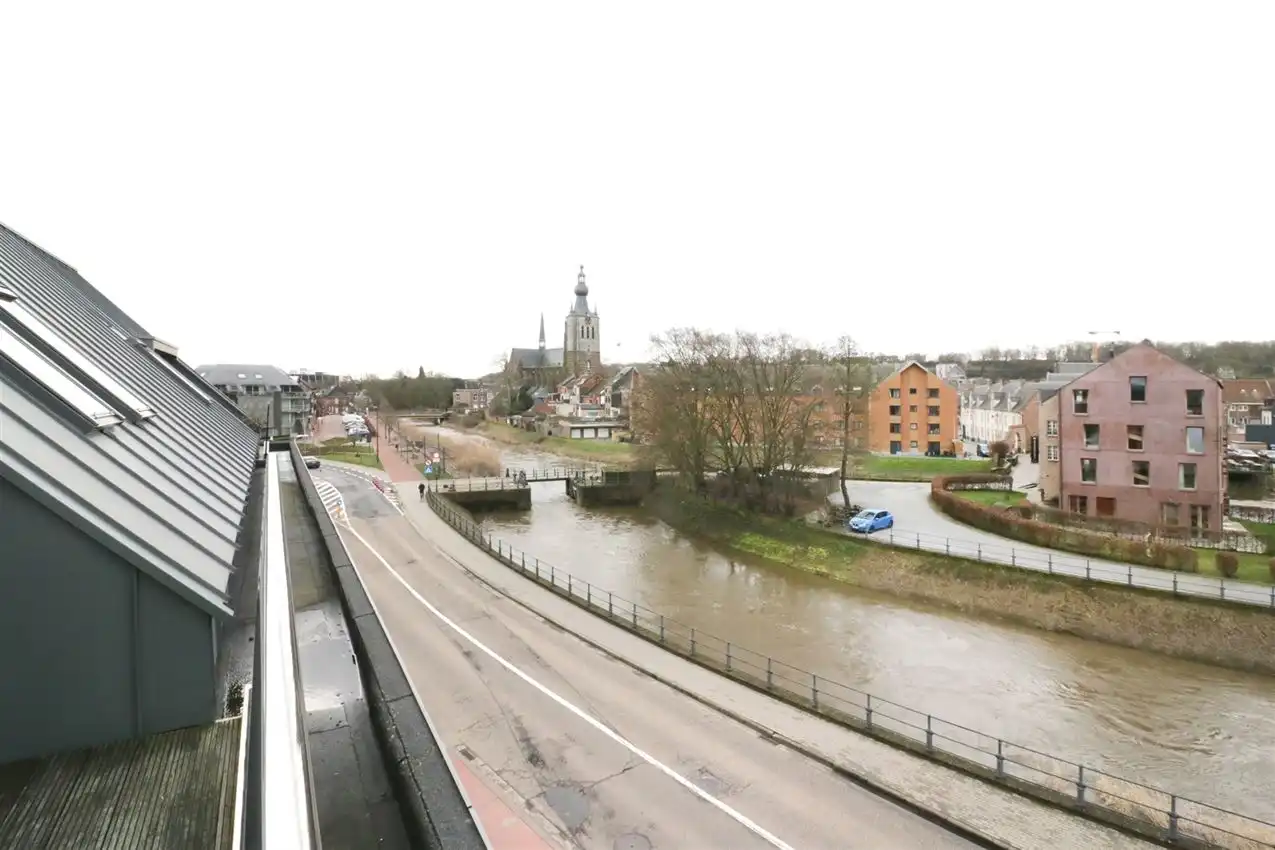 Zonnige penthouse met 2 slaapkamers, mooi terras, inclusief garage  foto 31