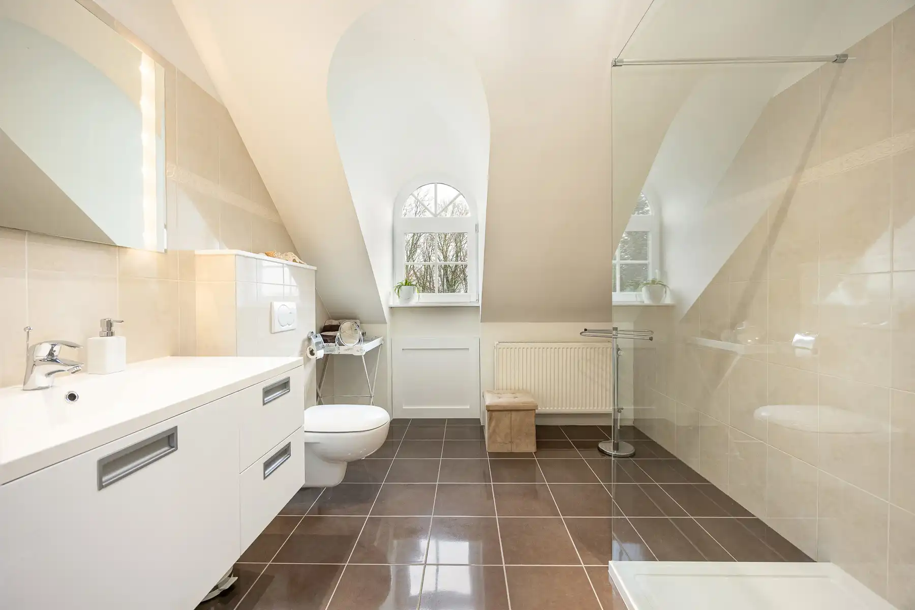 Laagbouwwoning op ca 729 m². foto 16