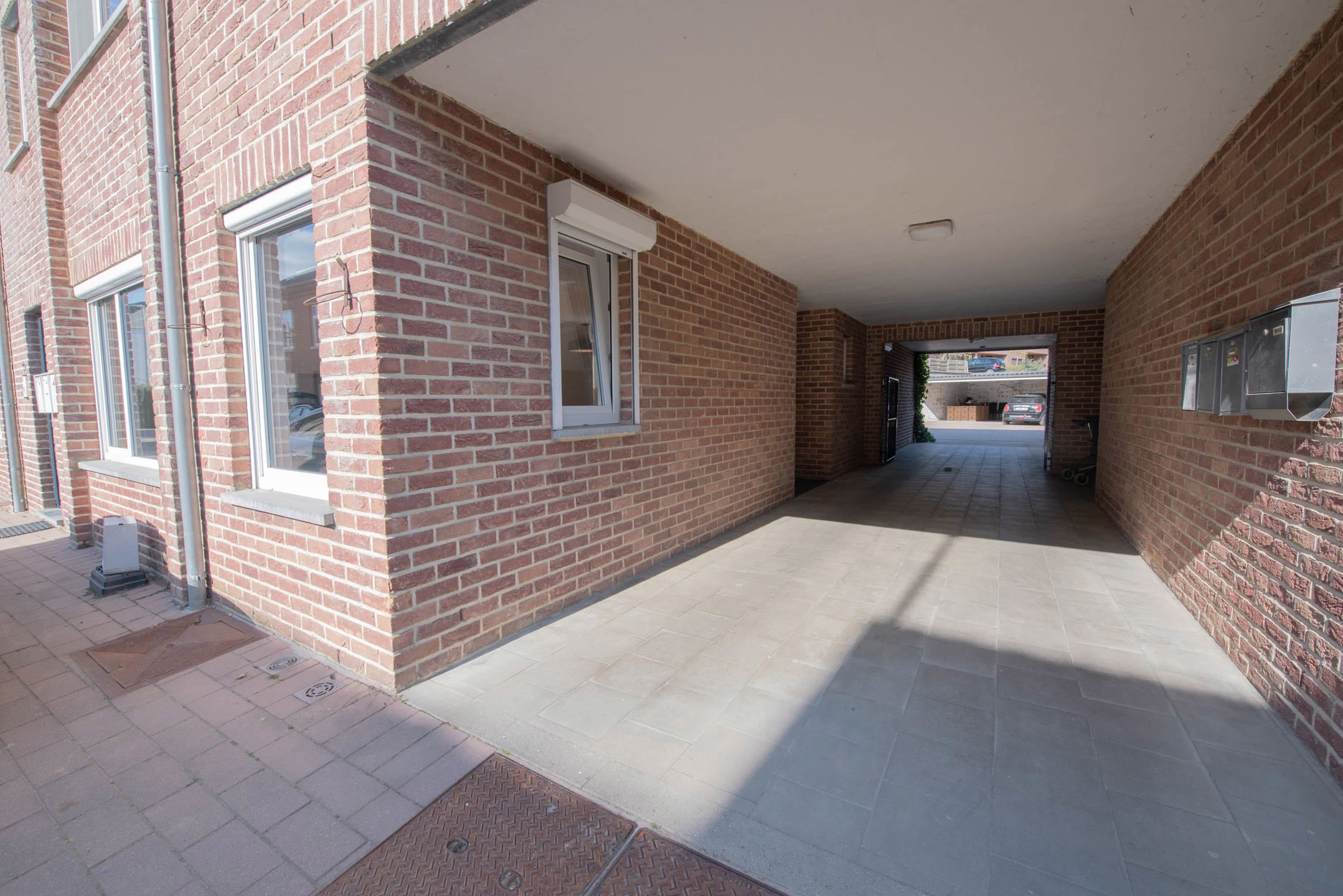 Gelijkvloers appartement met terras & autostandplaats foto 3