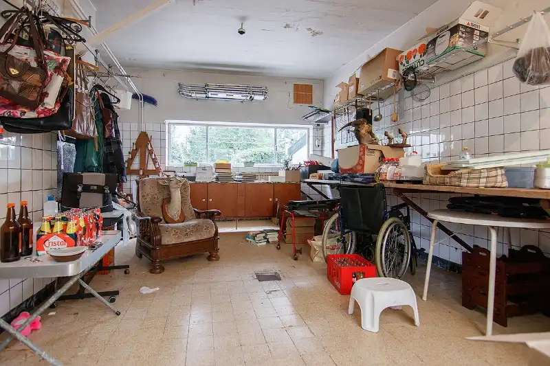 TE RENOVEREN WONING OP RUIM PERCEEL VAN BIJNA 12 ARE HALFOPEN BEBOUWING MET VEEL RUIMTE EN UITBREIDINGSMOGELIJKHEDEN foto 16