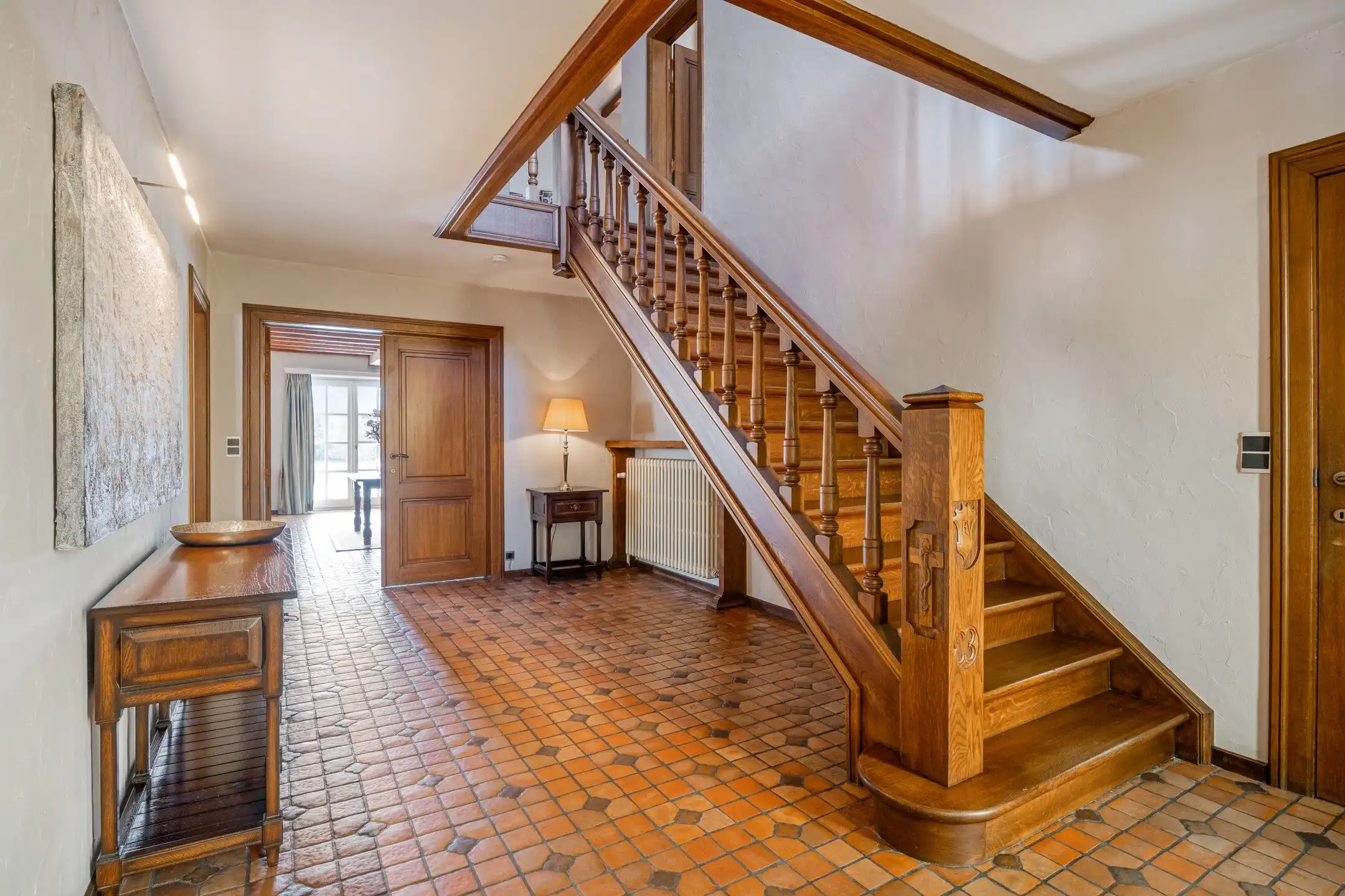 Karaktervolle villa: verwarmd zwembad & praktijkruimte foto 3